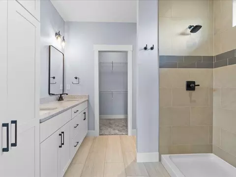 Bath - 3050 Sunflower St, Ely, IA 52227 photo 1 of 8