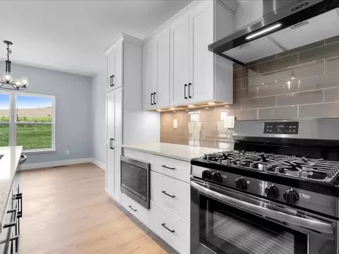 Kitchen - 3050 Sunflower St, Ely, IA 52227 photo 4 of 5