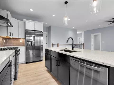 Kitchen - 3050 Sunflower St, Ely, IA 52227 photo 3 of 5
