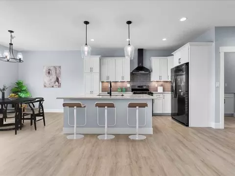 Kitchen - 3050 Sunflower St, Ely, IA 52227 photo 1 of 5
