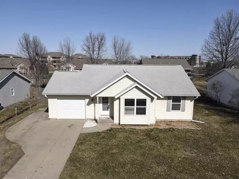 850 Maple St, North Liberty, IA 52317