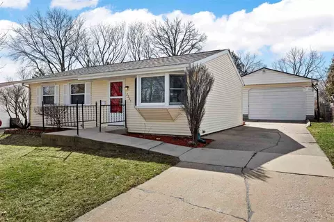 2225 Arizona Ave, Iowa City, IA 52240