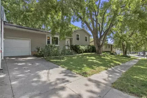 2230 Russell Dr, Iowa City, IA 52240