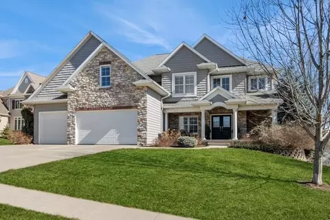 185 Auburn East Ln, Coralville, IA 52241