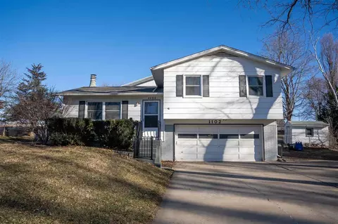 1102 Essex St, Iowa City, IA 52240