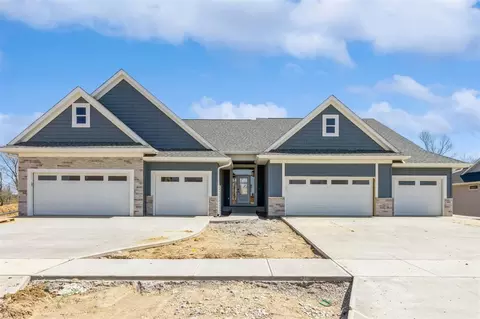 902 High Ridge Trl, Solon, IA 52333