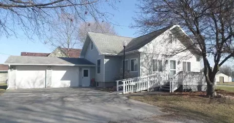520 10th Ave S, Washington, IA 52353