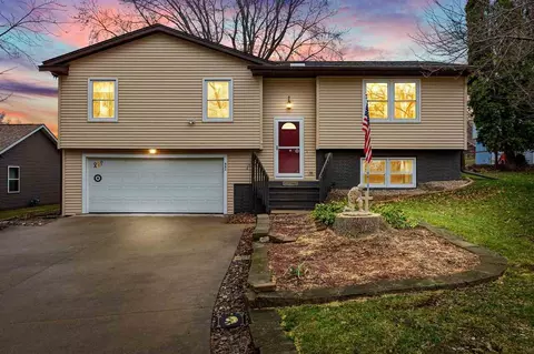 551 N Oliphant St, West Branch, IA 52358