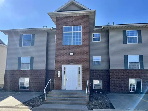 80 Cherry Ct, North Liberty, IA 52317