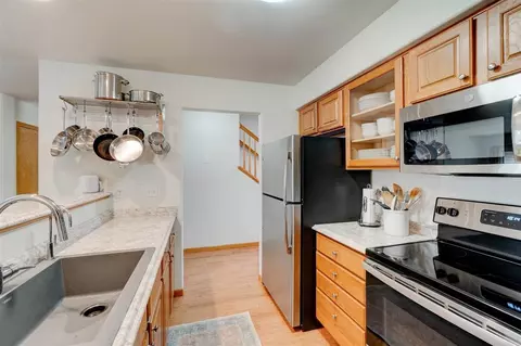 4815 Cardigan Ln, Iowa City, IA 52245