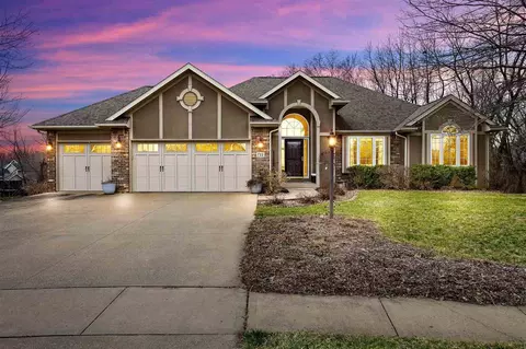 715 Creek View Ct, Coralville, IA 52241