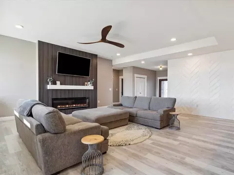 Living - 3975 Hendricks Ln, Solon, IA 52333 photo 1 of 4