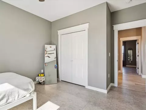 Bedroom - 3975 Hendricks Ln, Solon, IA 52333 photo 6 of 7
