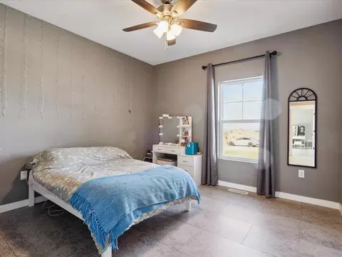 Bedroom - 3975 Hendricks Ln, Solon, IA 52333 photo 4 of 7