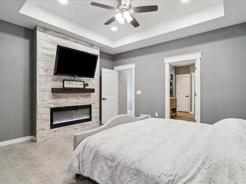 Bedroom - 3975 Hendricks Ln, Solon, IA 52333 photo 2 of 7
