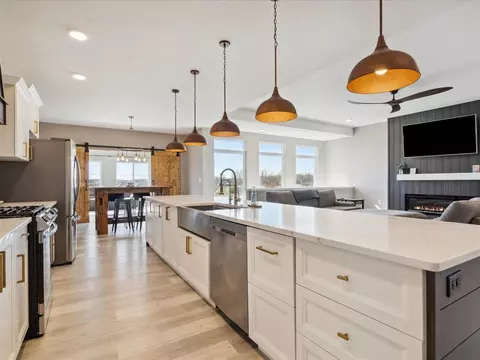 Kitchen - 3975 Hendricks Ln, Solon, IA 52333 photo 5 of 7