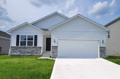 622 E Goldfinch Dr, Tiffin, IA 52340