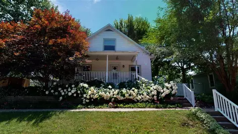 1015 Friendly Ave, Iowa City, IA 52240