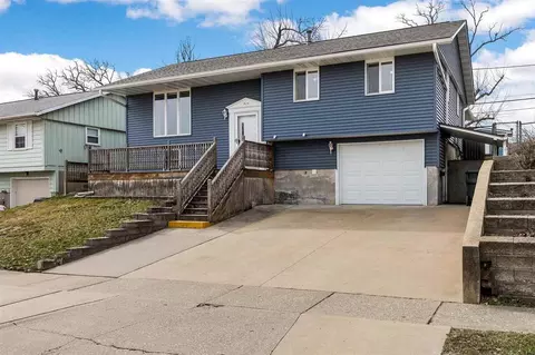 824 Pawnee Dr NW, Cedar Rapids, IA 52405