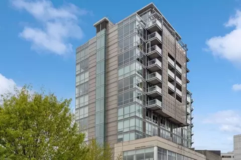 221 E College St #1201, Iowa City, IA 52240