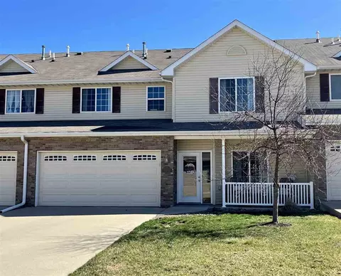 1496 Burr Dr, North Liberty, IA 52317