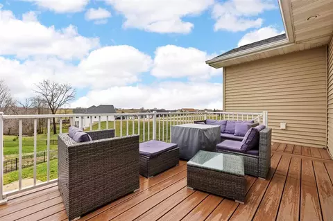 Exterior - 1900 Meadow Pl, Ely, IA 52227 photo 5 of 10