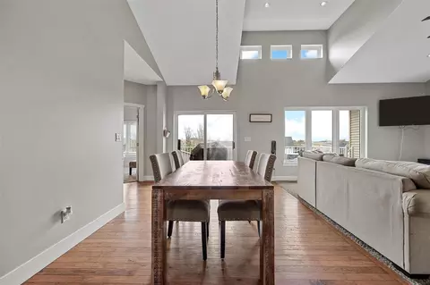 Dining - 1900 Meadow Pl, Ely, IA 52227 photo 1 of 3