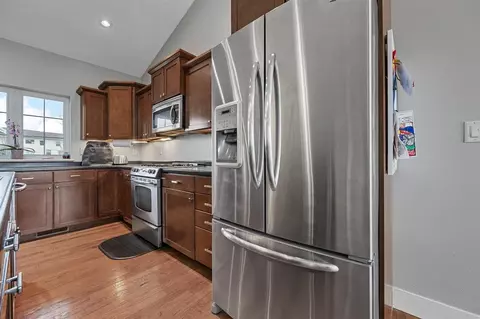 Kitchen - 1900 Meadow Pl, Ely, IA 52227 photo 7 of 8