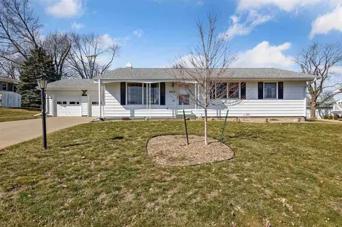 2212 26th St SW, Cedar Rapids, IA 52404