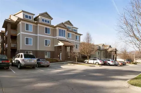1848 Benton St #201, Iowa City, IA 52246