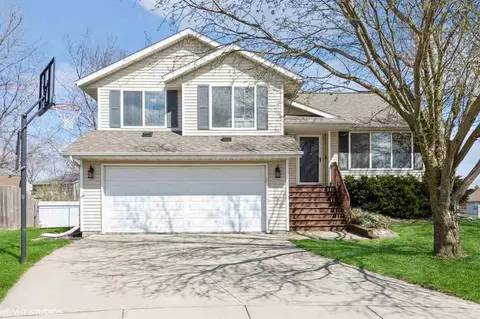 90 Augusta Ct, North Liberty, IA 52317