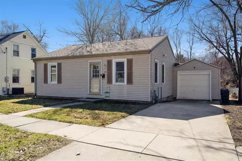 927 E Jefferson St, Iowa City, IA 52245