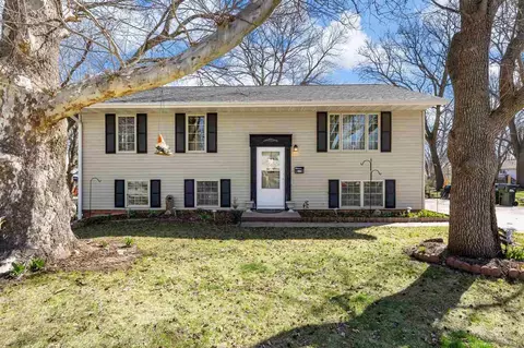 1418 Sycamore St, Iowa City, IA 52240