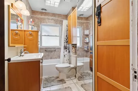 548 E 4th St, Tipton, IA 52772 photo 17
