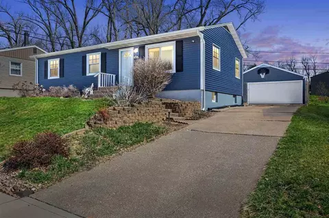 813 Cheyenne Rd NW, Cedar Rapids, IA 52405