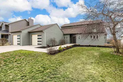 2929 Q Ave NW, Cedar Rapids, IA 52405
