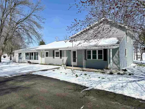 115 N Chestnut St, Lisbon, IA 52253