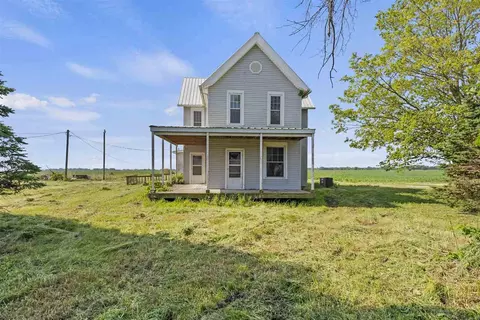2420 220th St, Mount Pleasant, IA 52641