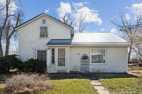 104 Jones St SE, Shellsburg, IA 52332
