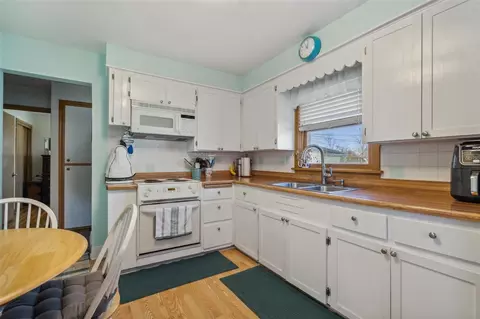 3217 Eastern Ave NE, Cedar Rapids, IA 52402 photo 12