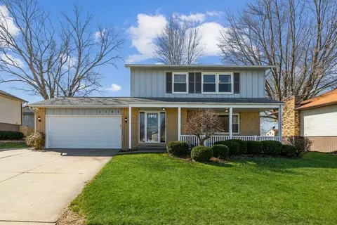 3187 Winston Dr, Bettendorf, IA 52722