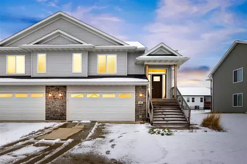762 Oak Terrace Ave, North Liberty, IA 52317