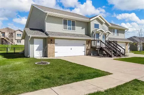 611 W Orange St, West Branch, IA 52358