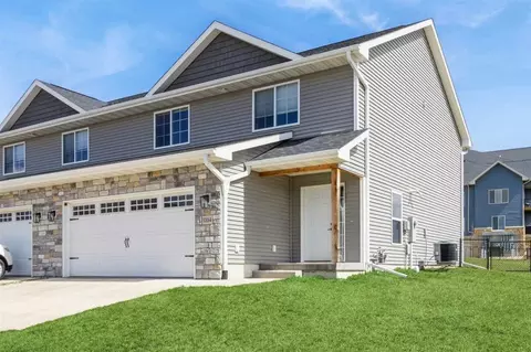 1104 Creekside Dr, Tiffin, IA 52340