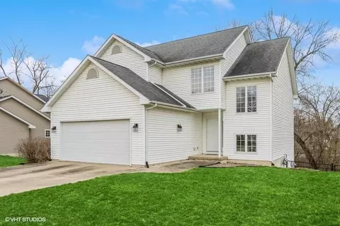 2012 Ashlynd Dr, Coralville, IA 52241