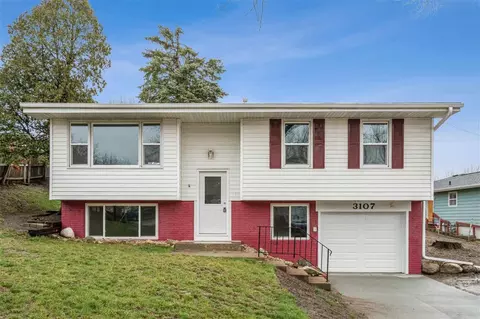 3107 Outlook Dr SW, Cedar Rapids, IA 52404
