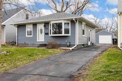 3823 D Ave, Cedar Rapids, IA 52402