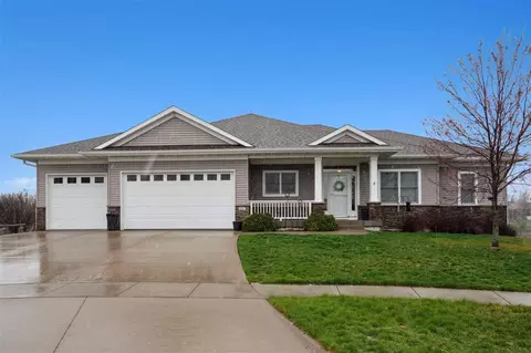 707 Ground Plum Cir, Solon, IA 52333