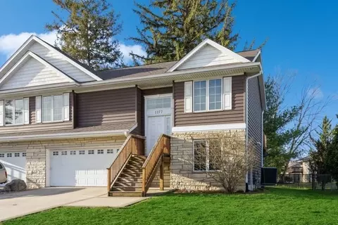 1177 Winchester Ln, North Liberty, IA 52317