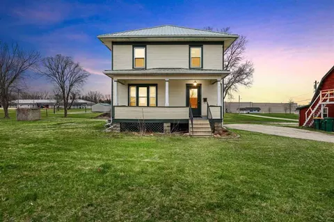 601 14th St NE, Independence, IA 50644